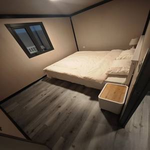 Casa contenedor plegable móvil <span class=keywords><strong>de</strong></span> dos pisos, casa prefabricada extensible <span class=keywords><strong>de</strong></span> 20 pies con ruedas para hotel, <span class=keywords><strong>Resort</strong></span>, cabina, vida al aire libre - Product Image 2