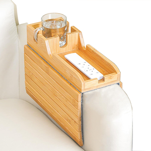 Bandeja de reposabrazos de sofá de bambú con portavasos desmontable, mesa de brazo de sofá antideslizante plegable para almacenamiento de teléfono de aperitivos y bebidas - Product Image 3