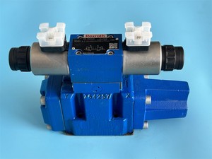 R901062025 4WRZ10W6-85-7X/6EG24N9TK4/D3M Distributeur directionnel proportionnel piloté par commande, 4WRZ 7X avec transducteur de position - Product Image 3