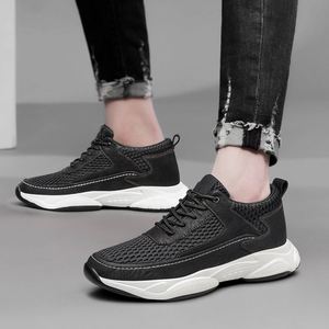 Baskets sportives unies pour hommes, printemps-été, respirantes, légères, en cuir véritable, avec semelles rehaussantes réglables de 6 cm - Product Image 3