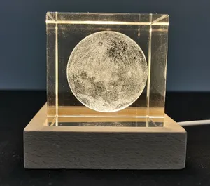 Cristallo 3d LED 50MM sfera per incisione cubo di cristalli intagliati con Base per lampada luce notturna in legno 1 acquirente