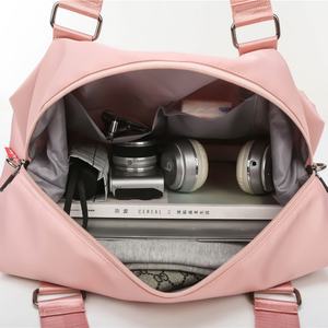 Sac de sport personnalisé 2024 grande capacité, étanche, avec compartiments sec/humide et poche pour chaussures, idéal pour les voyages - Product Image 4