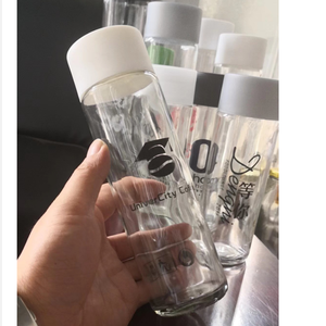 Vente en gros Bouteille d'eau pétillante en <span class=keywords><strong>verre</strong></span> de sport cylindrique de 250ml 350ml 500ml 750ml 16 oz Bouteille de jus en <span class=keywords><strong>verre</strong></span> à eau <span class=keywords><strong>Voss</strong></span> 500ml - Product Image 2