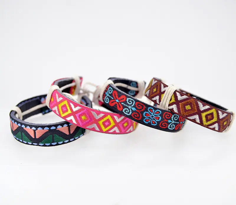 Fabriek Directe Verkoop Etnische Stijl Dames Sieraden Koeienhuid Armband Verstelbare Handgemaakte Lederen Geweven Armbanden