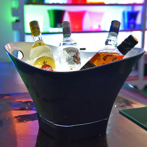 Grand seau à glace électrique rechargeable en plastique transparent de 12 L avec lumière LED de luxe pour bière et <span class=keywords><strong>vin</strong></span>, personnalisable pour boissons - Product Image 2