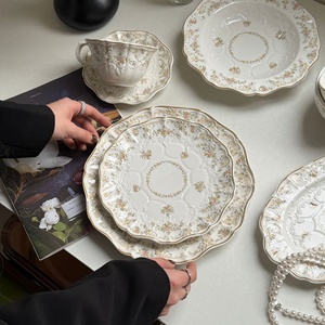 Service de vaisselle en céramique imprimé floral vintage européen avec motif gaufré, assiettes de dîner pour événements de mariage, vente en gros - Product Image 3