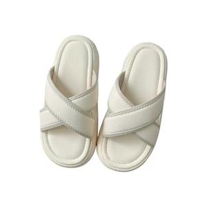 Chaussons d'hiver classiques à bout fermé, antidérapants, à semelle souple, respirants, anti-odeurs, en coton, tendance, avec bande décorative, isolation thermique, en caoutchouc - Product Image 1