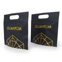 Or noir UV mat fermeture éclair avec logo emballé vêtement vêtement personnalisé t-shirt femme shopping poignée sac