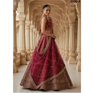 Lehenga Choli de Seda para Novia en Oferta, con Doble Dupatta y Bordado Pesado con Hilo Zari, para Recepción de Bodas y Vestimenta Nupcial - Product Image 3