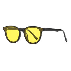 Nuevas Gafas de Sol Polarizadas Unisex con Marco Negro, Lentes Amarillas, Protección UV400 Tipo 3, Marco de Plástico, Lentes de PC - Product Image 2