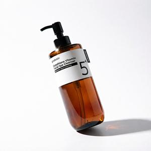 Nettoyant visage à la vitamine Glutathione No5 5G hydratant et éclaircissant pour tous types de peaux - Product Image 1