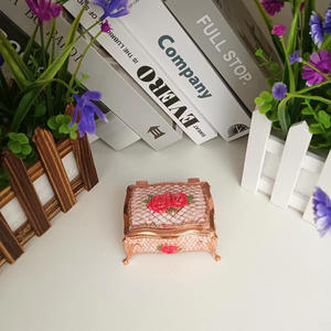 Металлическая шкатулка с золотым покрытием - Product Image 2