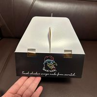 Boîte à poulet frit jetable avec logo personnalisé, texture charbon de bois mat, emballage alimentaire à emporter