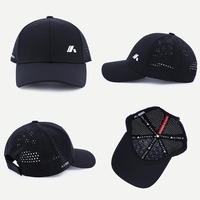 Casquette de baseball en polyester perforée au laser, avec logo PVC personnalisé, imperméable, 6 panneaux, pour le golf, performance athlétique noire de qualité supérieure