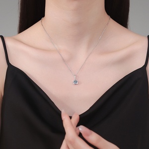 OUGEPHELI Pendentif Moissanite pour Femme, Collier en Argent Sterling S925, <span class=keywords><strong>Baiser</strong></span> d'<span class=keywords><strong>Ange</strong></span>, Couleur D, Chaîne en Forme <span class=keywords><strong>de</strong></span> Cœur, Saint-Valentin - Product Image 5