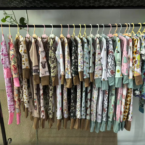 Pigiami per Neonati in Bambù con Varie Stampe, Marchio Famoso, Personalizzabili, Scatola Misteriosa, Disponibili in Magazzino - Product Image 1