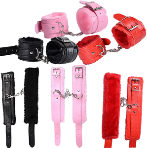 Esposas de Cuero PU Impermeables de Alta Calidad con Peluche, Esposas Sexuales para Hombres, Juegos Fetichistas, Esposas Peludas - Product Image 3