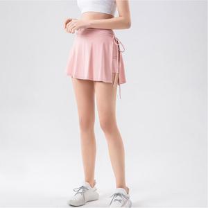 Falda pantalón de tenis de cintura alta para mujer con lazo lateral, shorts incorporados, bolsillo para teléfono, secado rápido, minifalda para golf, yoga, correr y deportes al aire libre - Product Image 4