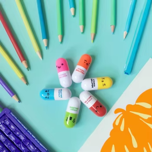 प्यारा चेहरा एक्सपेंडेबल बॉलपॉइंट पेन मिनी पोर्टेबल कैप्सूल पेन मिनी पोर्टेबल कैप्सूल पेन, टिकाऊ प्लास्टिक से बना - Product Image 6