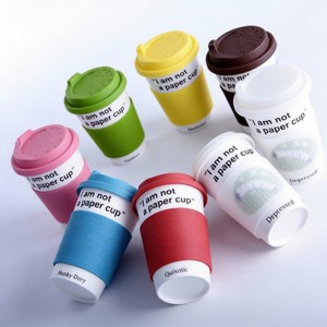 Tazza da Caffè in Ceramica di Alta Qualità/Tazza da Viaggio con Coperchio in Silicone e Custodia, Design Contemporaneo Prodotto a Hunan - Product Image 1