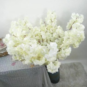Prêt à l'emploi U-3210 soie artificielle <span class=keywords><strong>tige</strong></span> unique fleurs <span class=keywords><strong>de</strong></span> <span class=keywords><strong>cerisier</strong></span> suspendues arbre pour décoration <span class=keywords><strong>de</strong></span> mariage à la maison - Product Image 1