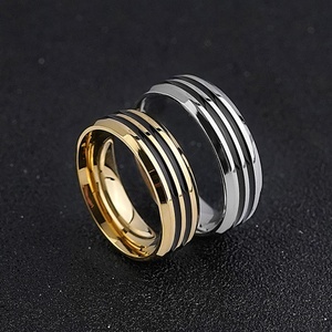 Anillos de Joyería Personalizados para Hombre y Mujer, Precio al por Mayor, Anillos de Moda de Acero Inoxidable, Anillo de Dedo Dorado Simple sin Piedras - Product Image 1