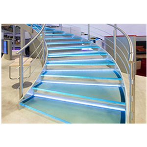 Grand escalier courbé avec balustres en fer forgé, marches en marbre de Carrare, rampe en <span class=keywords><strong>acajou</strong></span> poli et accents en <span class=keywords><strong>feuille</strong></span> d'or. - Product Image 5