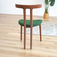 Nouveaux produits de meubles modernes de luxe nordique chaise de salle à manger rembourrée en bois massif ensemble de restaurant en bois hôtel café salon