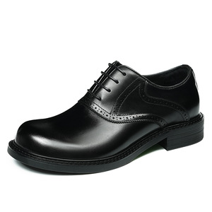 Chaussures Derby Luxueuses et Élégantes avec Design Brogue Fait Main en Cuir Véritable et Daim pour Hommes - Product Image 2
