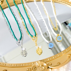 Collar de Perlas de Moda con Hoja, Gargantilla Corta para Mujer, Cadena de Regalo para Fiesta, Colgante de Boda, Collar de Capas Estilo Europeo y Americano - Product Image 1