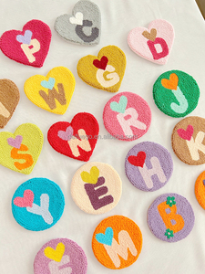 Idée cadeau Saint Valentin Cadeaux de mariage pour invités Dessous de verre à l'aiguille à la main Tapis à tasses en forme de cœur pour la décoration de la maison et de la cuisine - Product Image 2