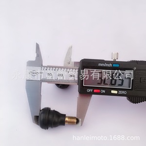 Motocyclettes, véhicules tout-terrain, VTT et scooters, pneus sans chambre à air avec valves droites et courbes - Product Image 2