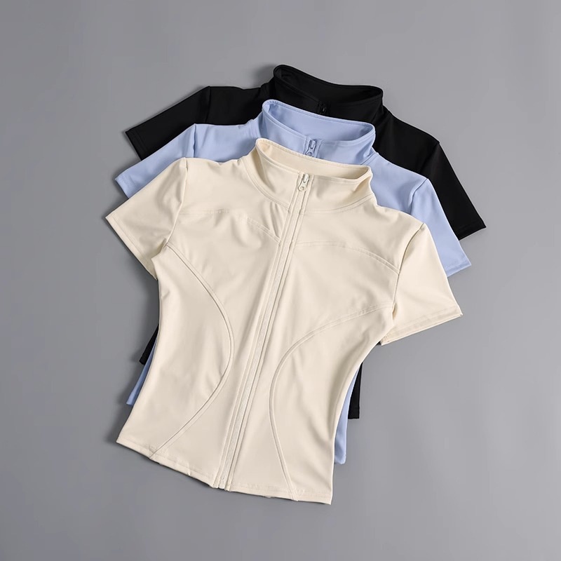 Logo Custom Front Women's Soft Comfortable Quick Dry Zip-Up Gym Jacket for Sports Short Sleeves Regular Fit Running Yoga