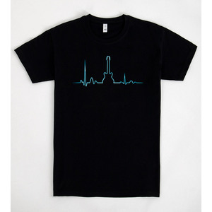 T-shirt Electrorock nera con design a forma di cuore di chitarra, regalo per amanti della musica, unisex, taglia adulta M L XL XXL - Product Image 1