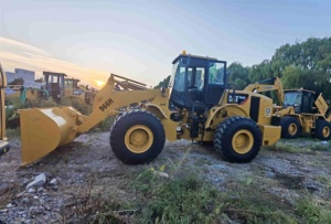 Chargeuse frontale Caterpillar 966H B F G, modèle 2015, 3000 heures, capacité nominale de 6 tonnes, offrant une conduite confortable et une puissance élevée. - Product Image 3