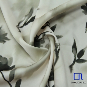 قماش ساتان منسوج مطبوع بوجهين 97% بوليستر 3% سباندكس للملابس، موضة ساخنة 2027 - Product Image 4