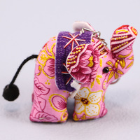 Thai Tissu Art Éléphant Broderie Animal En Peluche Jouet Unique Porte-clés Conception En Peluche Porte-clés Pendentif Sac Ornement