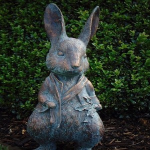 Ornement de jardin en bronze en forme de lapin avec chapeau, décoration extérieure résistante aux intempéries, finition métallique, sculpture animale pour cour - Product Image 4