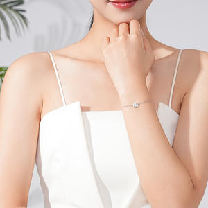 Bracelet chaîne en argent sterling S925 avec zircon en forme de cœur - Cadeau de la Saint-Valentin pour femmes, version en cuivre personnalisable - Product Image 5