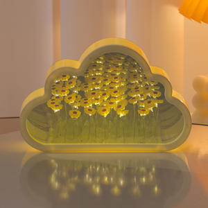 โคมไฟกลางคืนรูปเมฆขนาดเล็ก DIY ควบคุมด้วยปุ่ม กระจกเงา ลายดอกไม้ ทะเล ของตกแต่งโต๊ะทำงาน ของขวัญสร้างสรรค์ แสงสร้างบรรยากาศ สำหรับแฟนสาว - Product Image 1
