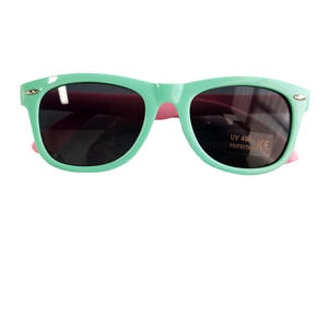 Gepolariseerde <span class=keywords><strong>UV</strong></span>-Bescherming Kinderen Zonnebril Silicagel Veiligheid Jongens En Meisjes Zonnebril Aangepaste Kinderen Zonnebril - Product Image 4