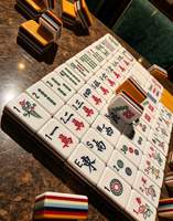 Table de Mahjong Américaine Moderne de Luxe avec 160 Tuiles Acryliques Numérotées, Fabriquées à la Main, Non Toxiques, Écologiques, Durables et Portables pour le Divertissement