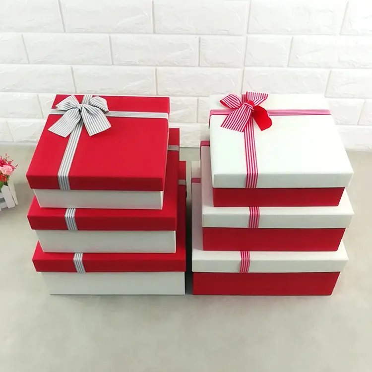 Commercio all'ingrosso al dettaglio nastro rosso 3 pezzi di lusso piccolo imballaggio Logo stampato scatole regalo quadrate con fiocco
