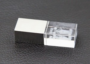 Tùy chỉnh 32GB pha lê USB Stick USB 3.0 Bộ nhớ với ánh sáng LED <span class=keywords><strong>2GB</strong></span> 4GB 8GB 32GB Công suất sản phẩm mới thẻ nhớ phong cách - Product Image 2