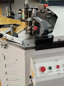 Machine à sertir les coins de profilés en aluminium Ybke, hauteur 120 mm, angle 80 mm, haute précision, équipement de fabrication de fenêtres et de portes - Product Image 4
