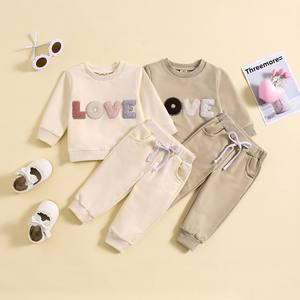 Traje bordado con letras de amor <span class=keywords><strong>para</strong></span> niños y niñas de estilo europeo, conjuntos de ropa de algodón, dos colores, Primavera, Otoño, Día de San Valentín, ropa nueva - Product Image 2