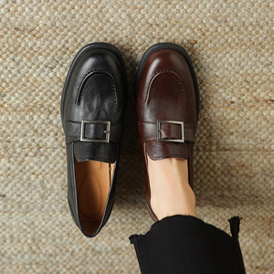 Zapatos de Negocios para Mujer, Hechos a Mano con Cuero Genuino, Diseño Versátil con Tacón Cuadrado Grueso, Estilo Slip-On, Tallas Grandes - Product Image 5