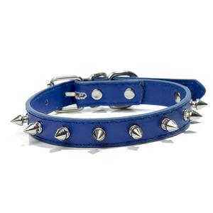 Elegante y elegante <span class=keywords><strong>Collar</strong></span> de perro de cuero PU de lujo ajustable con hebilla garra patrón de hueso remache decoración campana suave - Product Image 4