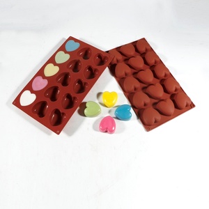 Molde de Silicona en Forma de Corazón 213 con 4 Cavidades, Muestra Gratuita de Fábrica para Hacer Jabón y Velas de Resina, Herramientas para Repostería - Product Image 3