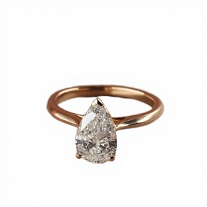 แหวนหมั้นเพชร J&C Chic 1 กะรัต ทรงลูกแพร์ VVS VS รับรองโดย IGI เงินแท้ 925 ชุบทอง 18K เพชรเพาะเลี้ยงในห้องปฏิบัติการ - Product Image 3